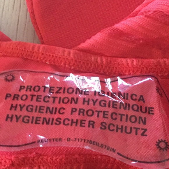 Red Ozowo halter swimsuit. Size medium - Picture 6 of 6